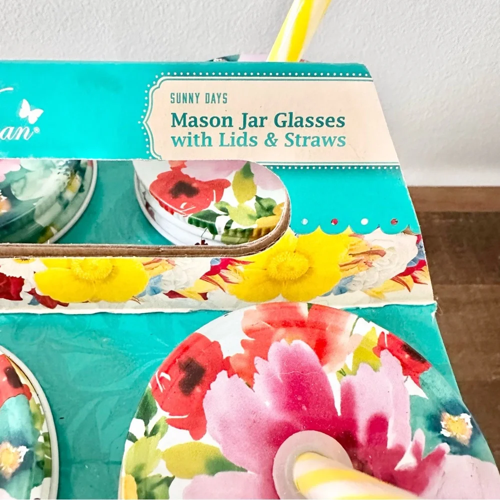 The Pioneer Woman Floral Mason Jar Glasses with Lids & Straws Sunny Days Pattern
